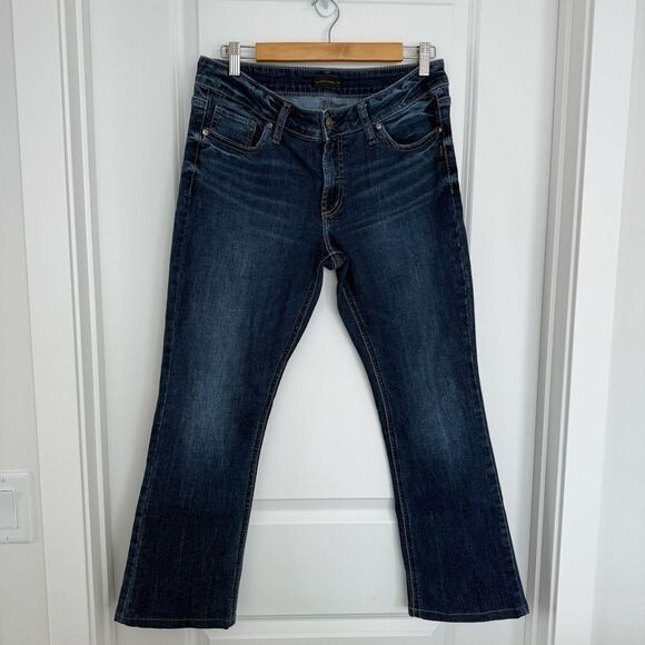 SILVER JEANS | Elyse Slim Boot Cut with Embroidered Pockets - Picture 1 of 10